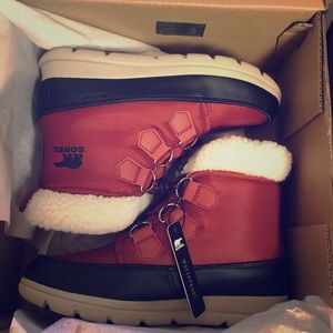 Sorel Explorer Boots- Brand New